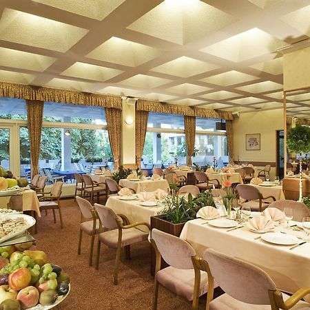 Hotel Patria Pecs Restoran gambar