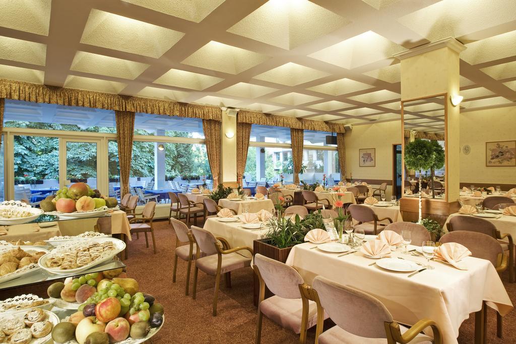 Hotel Patria Pecs Restoran gambar